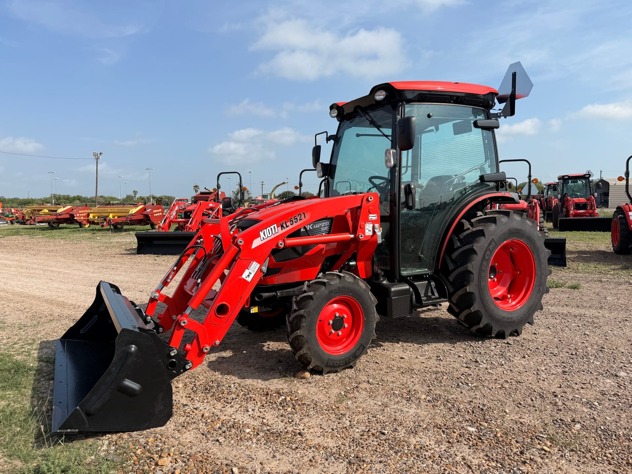 2025 KIOTI DK4720SEHCB