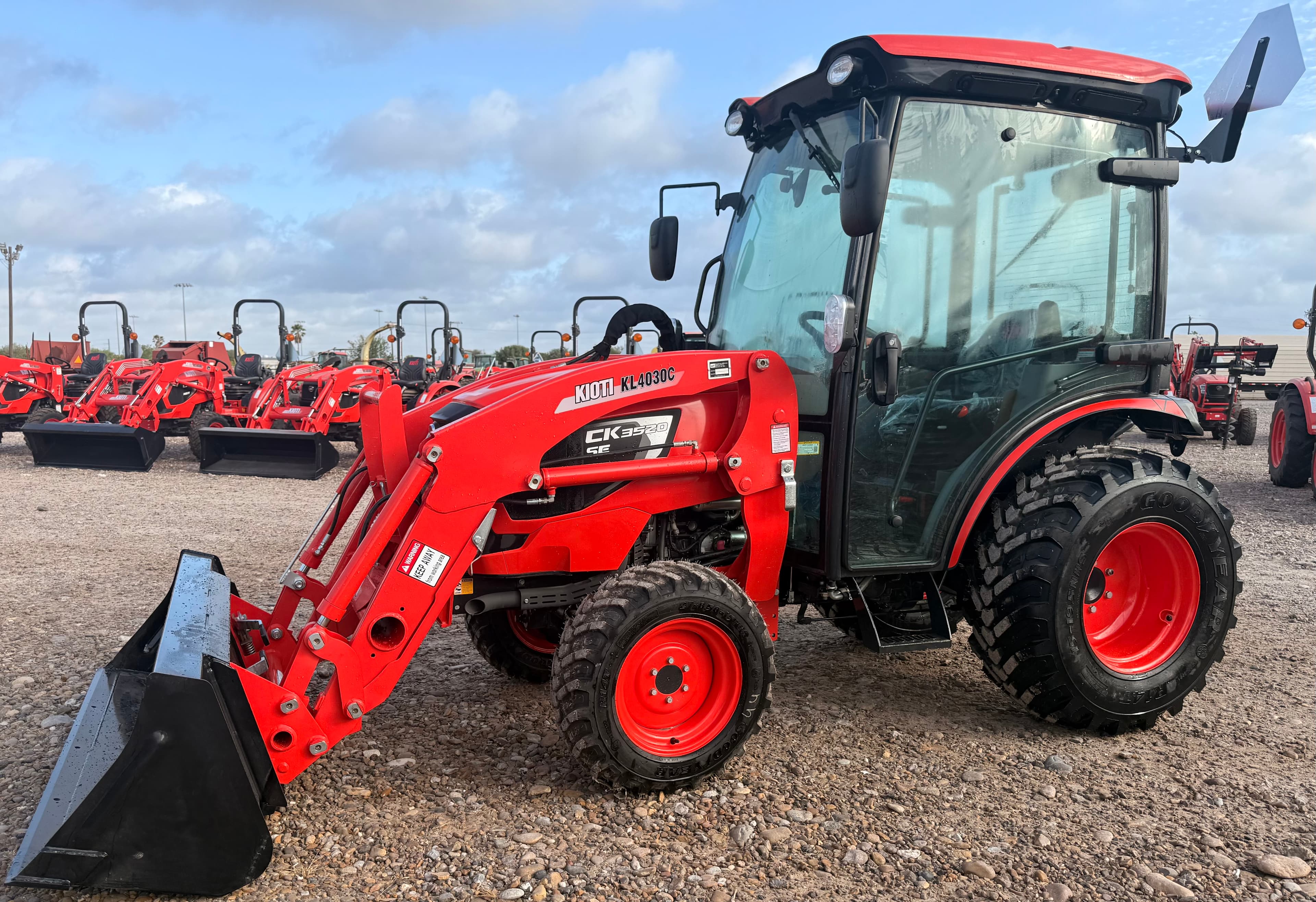 2025 KIOTI CK3520SEHCB — Image 1 of 6